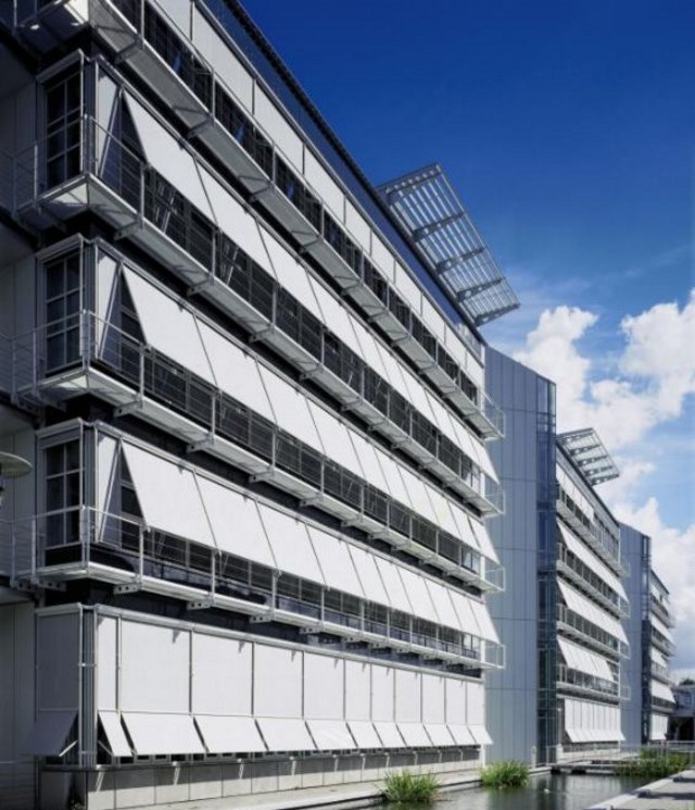 Фасадные маркизы