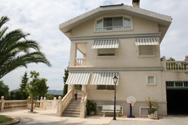 Фасадные маркизы